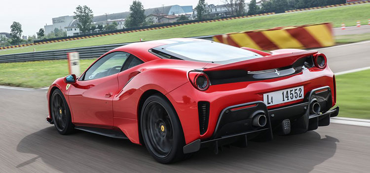 フェラーリ Ferrari 4 ピスタ 新車 価格 動画 画像 Fastescars ファステスカーズ